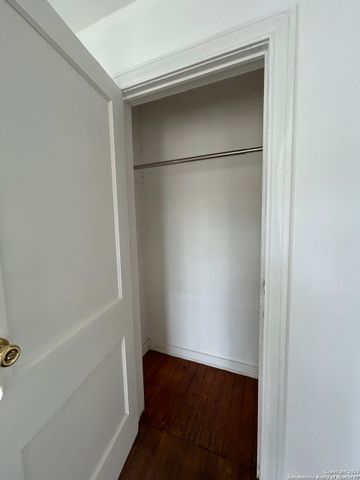 2322 Olmos, San Antonio, TX 78201