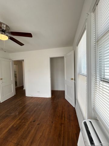 2322 Olmos, San Antonio, TX 78201