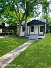 2104 8th Street, Pascagoula, MS 39567