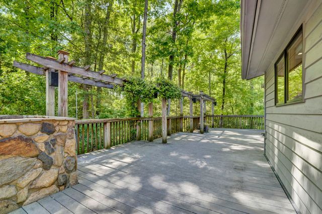 1272 Shadowood Drive, Spartanburg, SC 29301