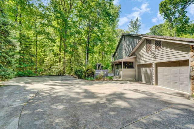 1272 Shadowood Drive, Spartanburg, SC 29301