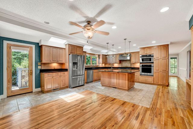 1272 Shadowood Drive, Spartanburg, SC 29301