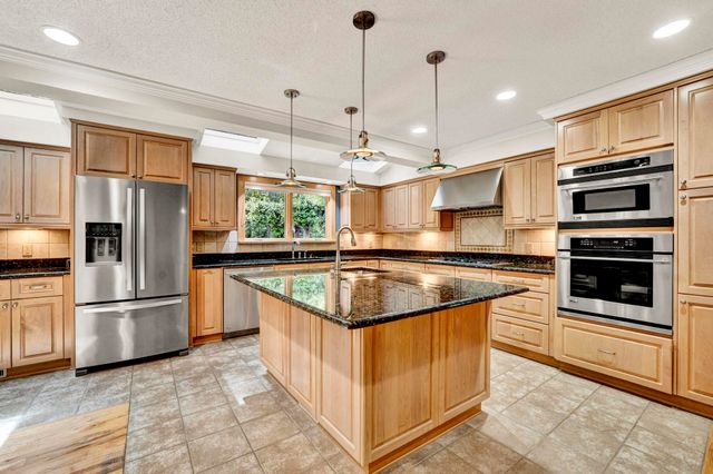 1272 Shadowood Drive, Spartanburg, SC 29301