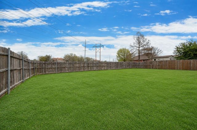 8105 Montecito Drive, Denton, TX 76210