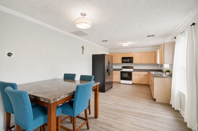8105 Montecito Drive, Denton, TX 76210