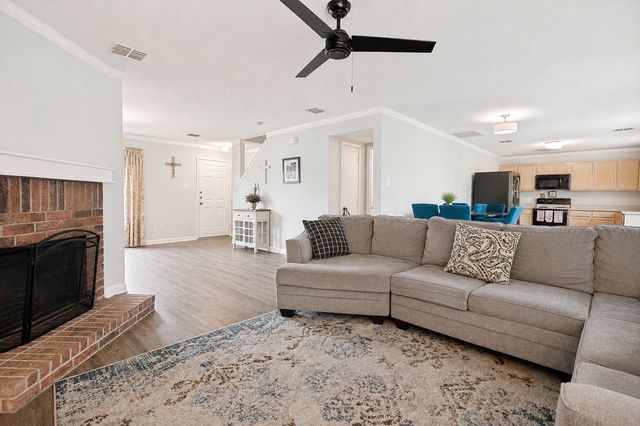 8105 Montecito Drive, Denton, TX 76210