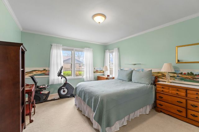 1121 Monroe Drive, Newton, IA 50208