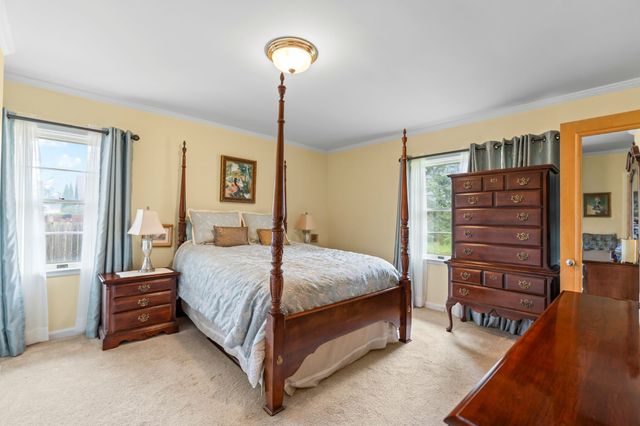 1121 Monroe Drive, Newton, IA 50208