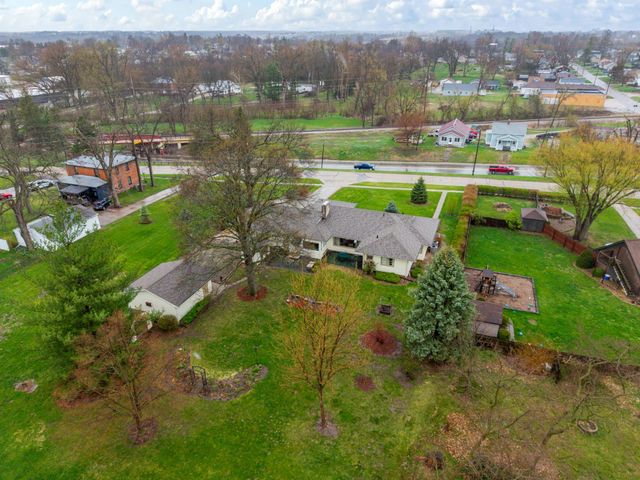 1121 Monroe Drive, Newton, IA 50208