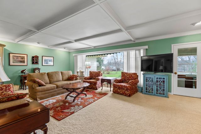 1121 Monroe Drive, Newton, IA 50208