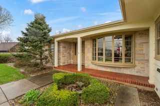 1121 Monroe Drive, Newton, IA 50208