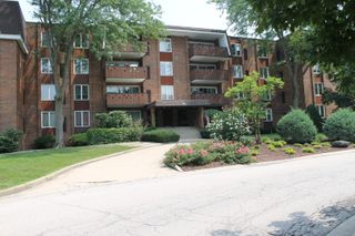 121 S Spruce Avenue 308, Wood Dale, IL 60191