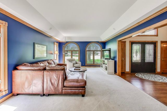 6 Steeplechase Drive, Hawthorn Woods, IL 60047