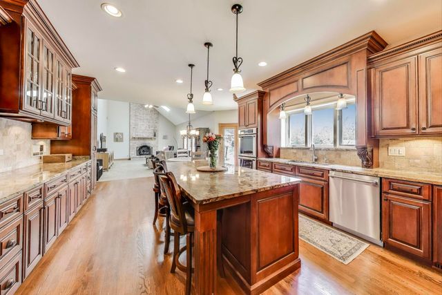 6 Steeplechase Drive, Hawthorn Woods, IL 60047