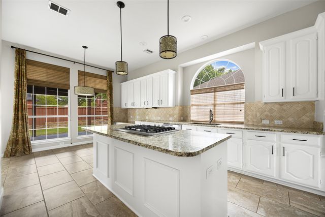 101 Edinburgh Court, Highland Village, TX 75077