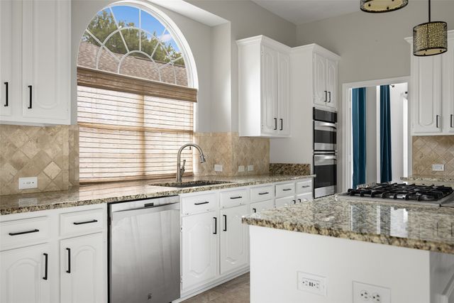 101 Edinburgh Court, Highland Village, TX 75077