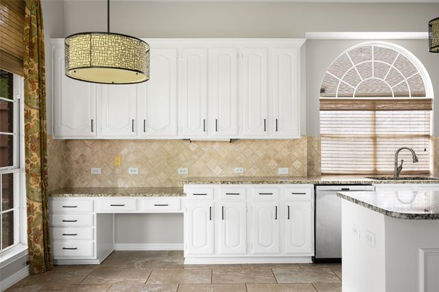 101 Edinburgh Court, Highland Village, TX 75077