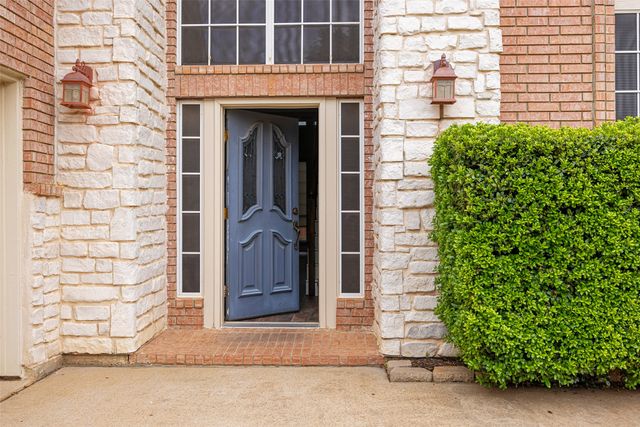 101 Edinburgh Court, Highland Village, TX 75077