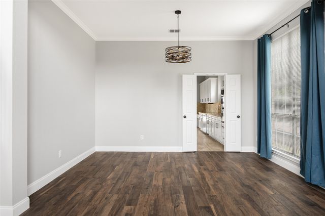 101 Edinburgh Court, Highland Village, TX 75077