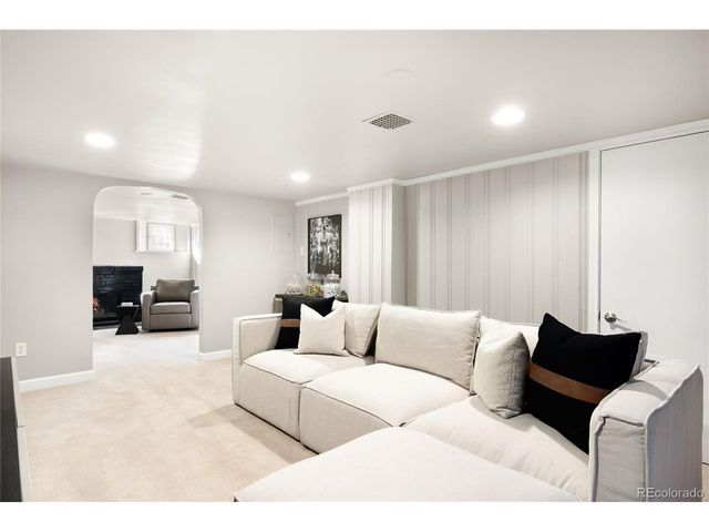 1717 Newport St, Denver, CO 80220