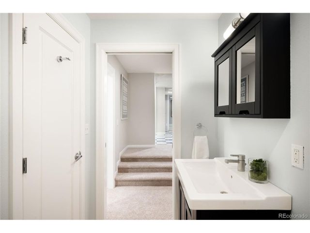 1717 Newport St, Denver, CO 80220