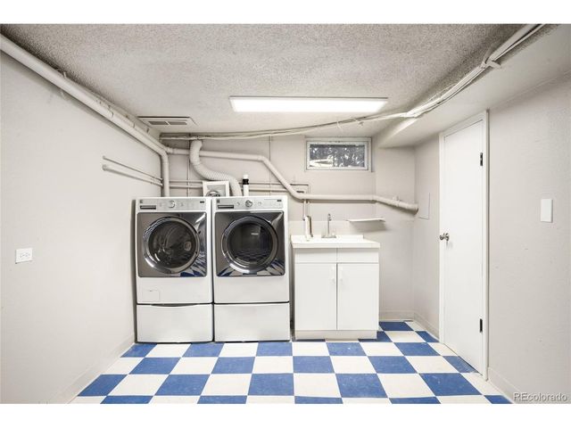 1717 Newport St, Denver, CO 80220