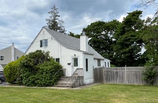 25 Conklin Street, Deer Park, NY 11729