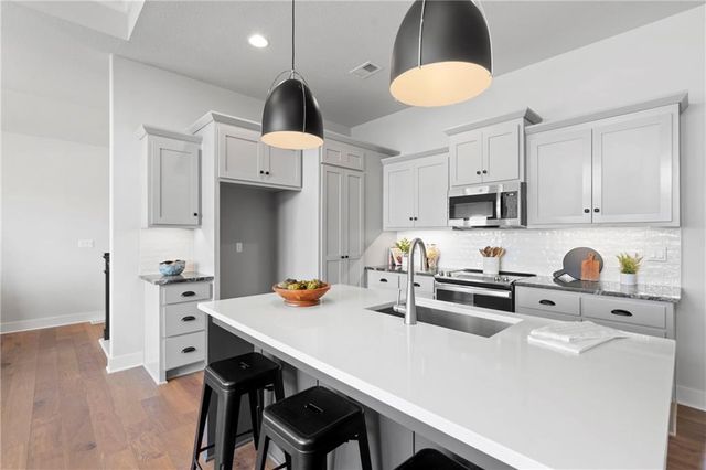 15301 W 173rd Terrace, Olathe, KS 66062