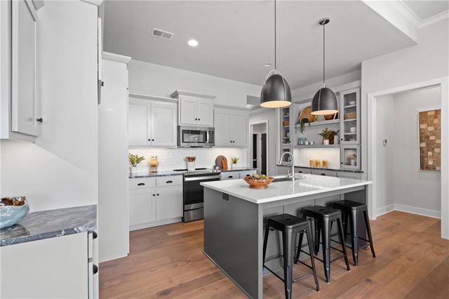 15301 W 173rd Terrace, Olathe, KS 66062