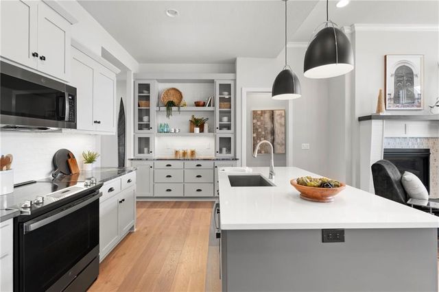 15301 W 173rd Terrace, Olathe, KS 66062