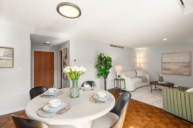 130 Mount Auburn St 406, Cambridge, MA 02138