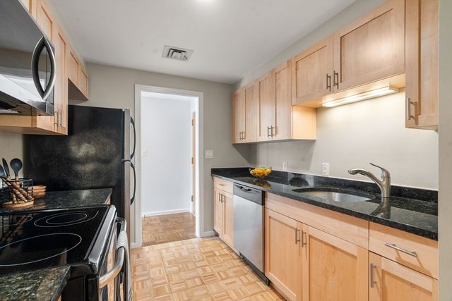 130 Mount Auburn St 406, Cambridge, MA 02138