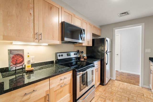 130 Mount Auburn St 406, Cambridge, MA 02138