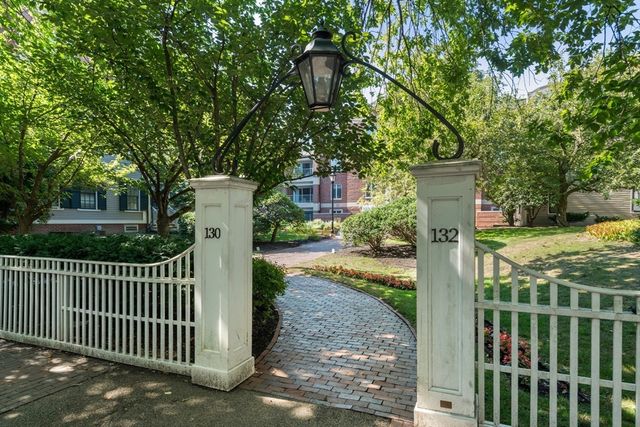 130 Mount Auburn St 406, Cambridge, MA 02138