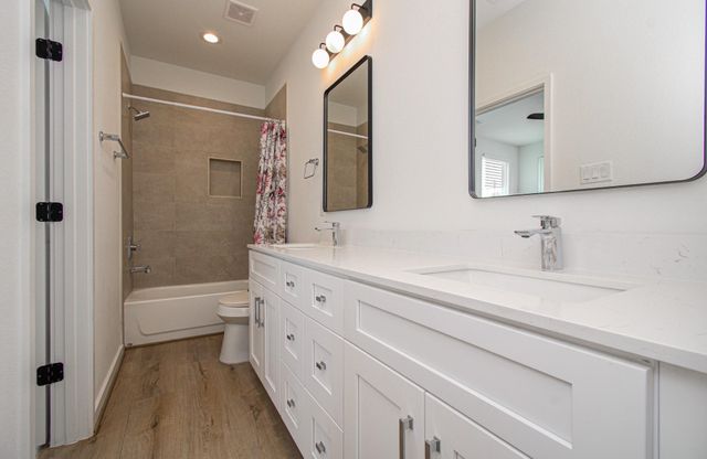 203 Danna Lane D, Houston, TX 77009