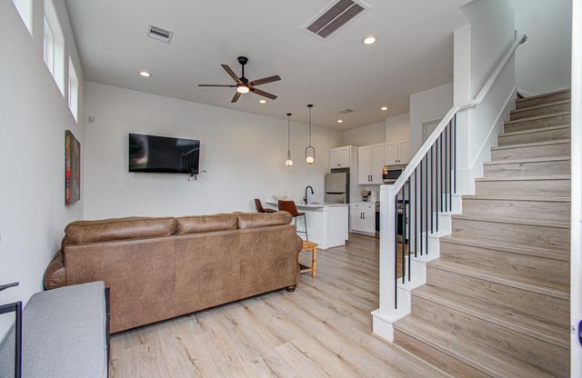 203 Danna Lane D, Houston, TX 77009
