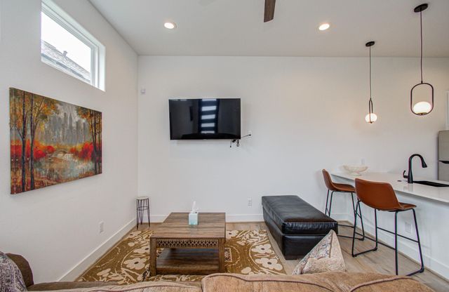 203 Danna Lane D, Houston, TX 77009