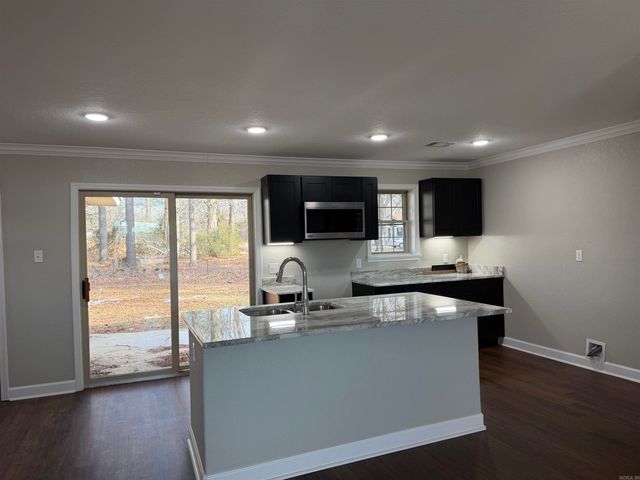 3119 S Catalpa, Pine Bluff, AR 71603