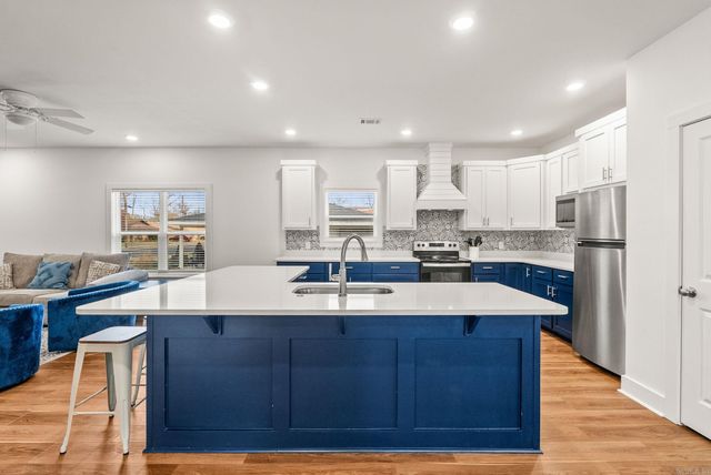 514 Center Street, Conway, AR 72034