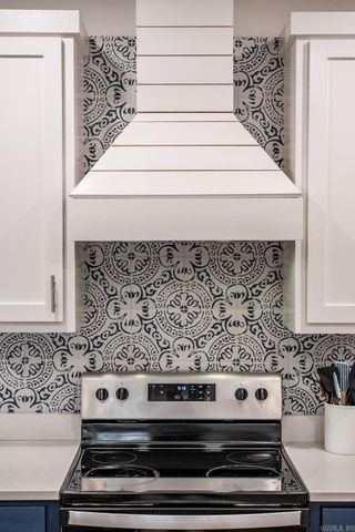 514 Center Street, Conway, AR 72034