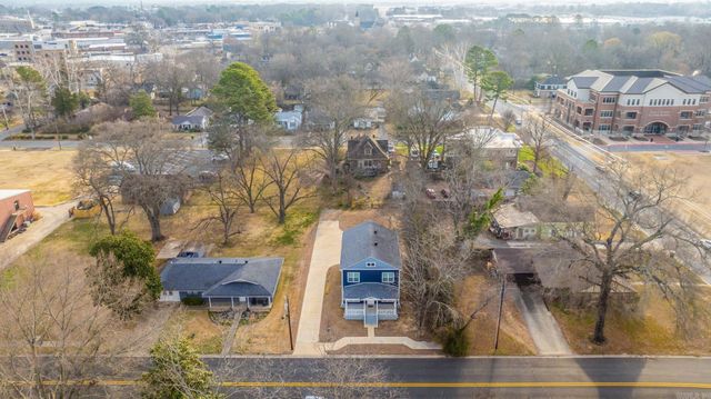 514 Center Street, Conway, AR 72034