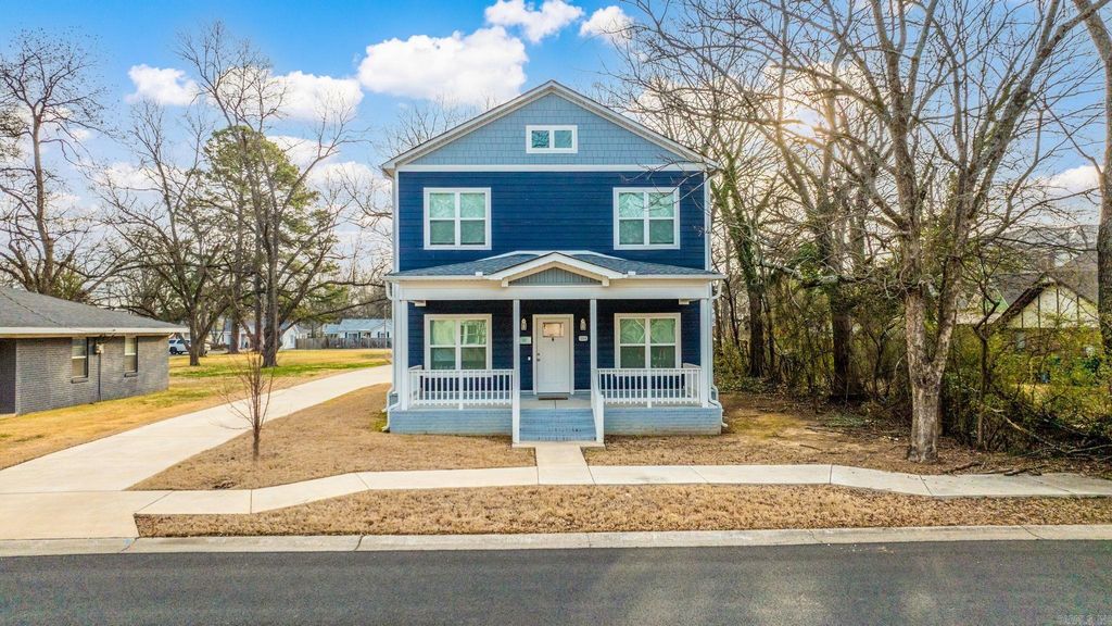 514 Center Street, Conway, AR 72034