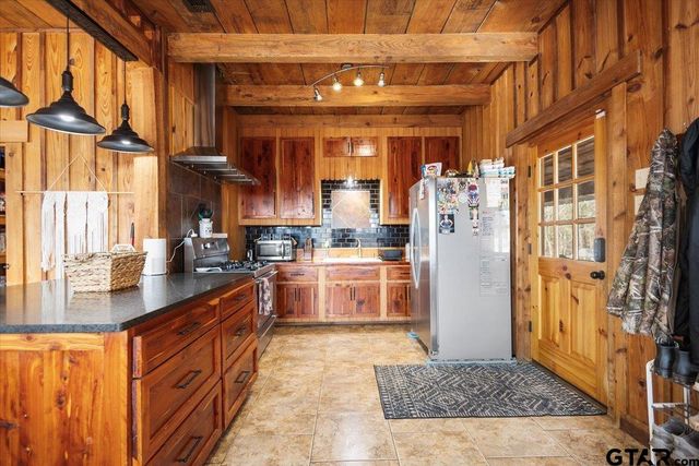 1831 FM 177-E, Jacksonville, TX 75766