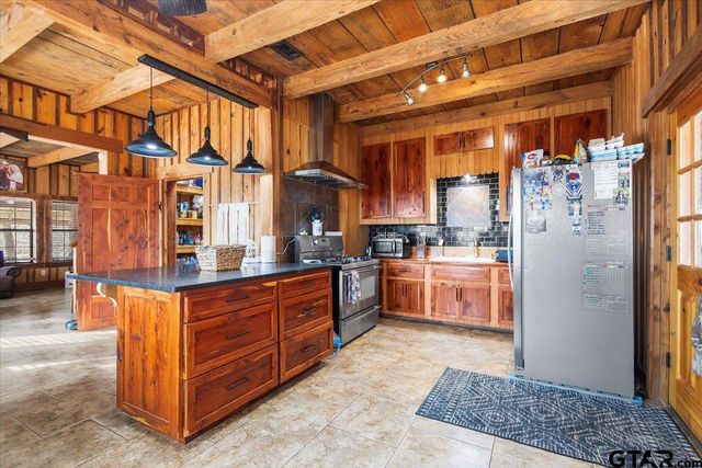 1831 FM 177-E, Jacksonville, TX 75766