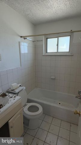 2215 14TH ST NE, Washington, DC 20018