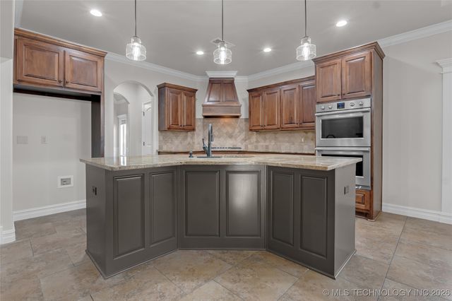 11175 S 73rd East Avenue, Bixby, OK 74008