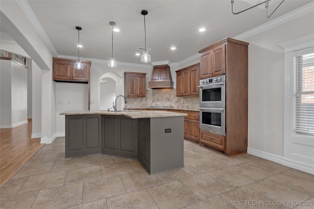 11175 S 73rd East Avenue, Bixby, OK 74008