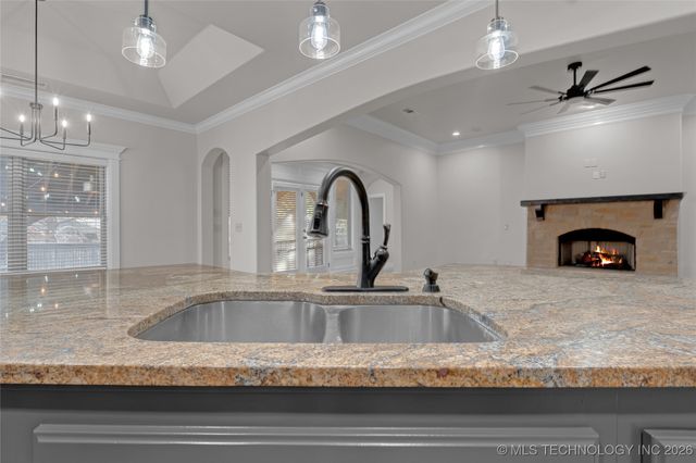 11175 S 73rd East Avenue, Bixby, OK 74008