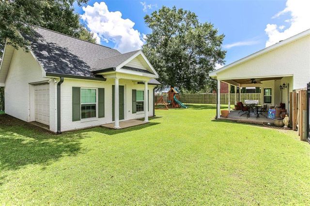 6173 Oakleaf Lane, Lake Charles, LA 70605