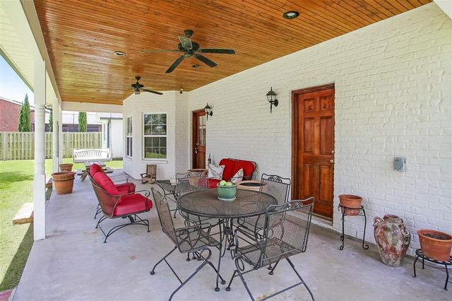 6173 Oakleaf Lane, Lake Charles, LA 70605
